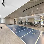Vayk - Luxurious 2 Bd With Private Jacuzzi In Jvc